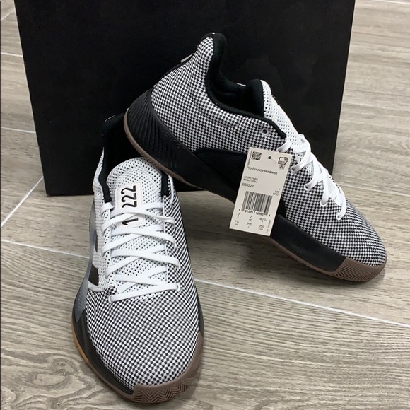 NWT adidas Men's Pro Bounce Madness Low 2019, Black/ White, Size 7.5 - Picture 3 of 5